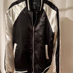 Satin bomber blk/white bomber jacket